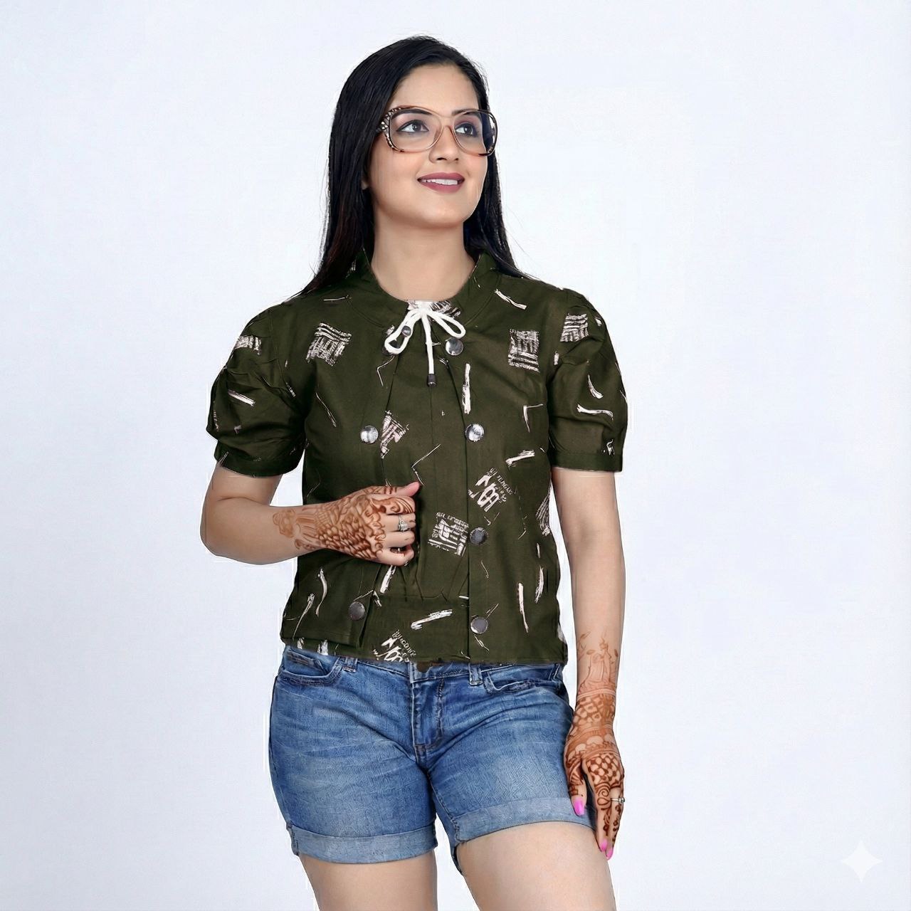 Women's Printed Short Sleeve Top with Tie-Front Neckline